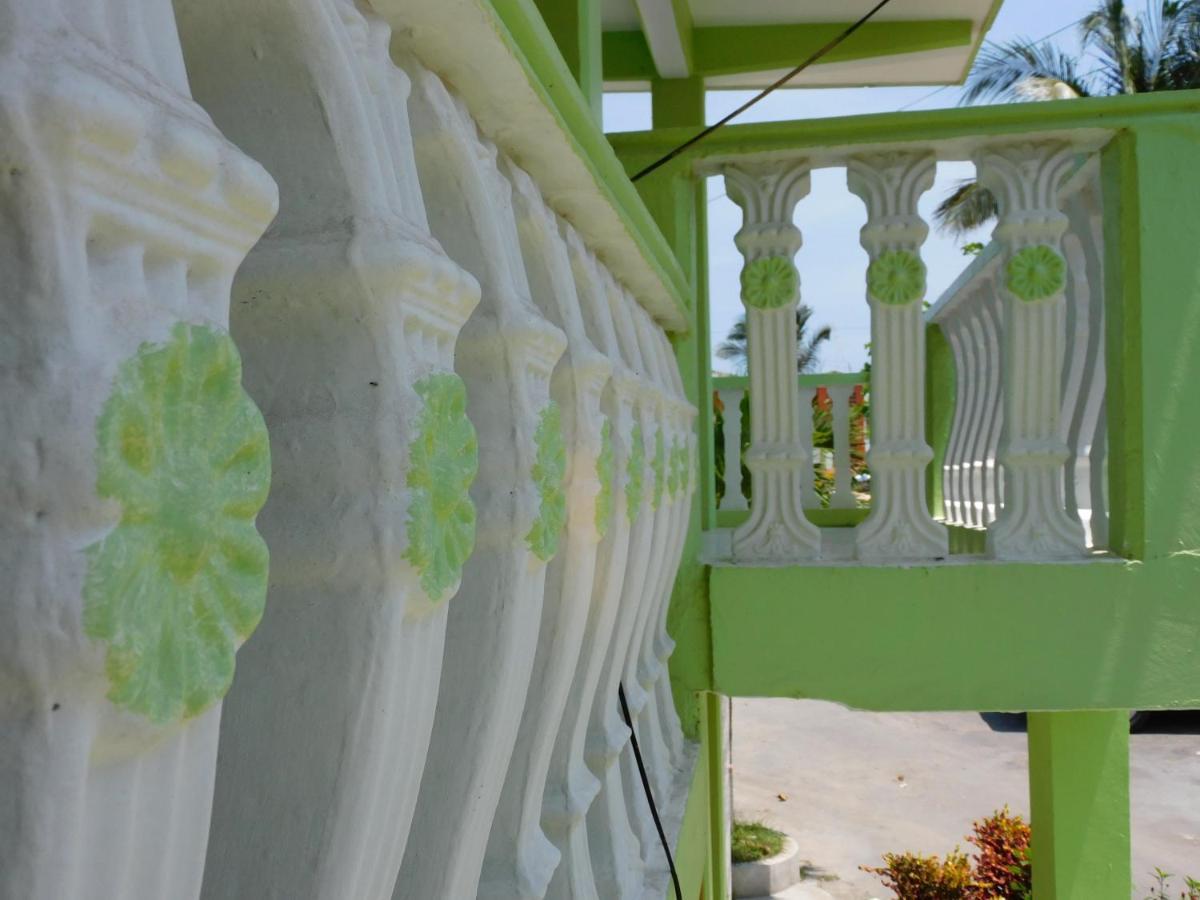 Casa De Huespedes Yoli By Rotamundos Hotell Playa Chachalacas Exteriör bild