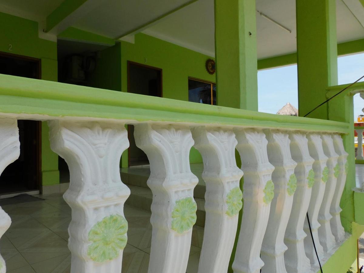 Casa De Huespedes Yoli By Rotamundos Hotell Playa Chachalacas Exteriör bild